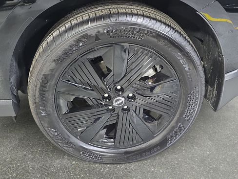 Certified 2025 Nissan Murano SV image 30