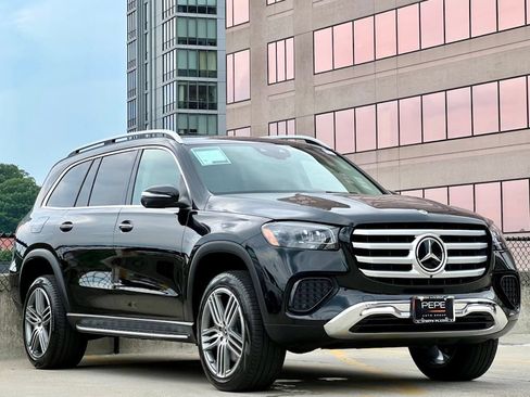 Certified 2026 Mercedes-Benz GLS 450 4MATIC image 1