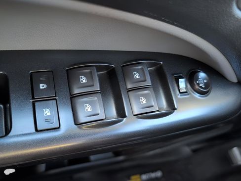 Used 2022 Chevrolet Colorado W/T w/ Custom Special Edition image 17