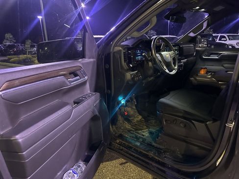 Used 2024 Chevrolet Silverado 1500 LT image 8