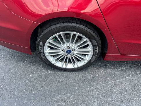 Used 2013 Ford Fusion SE FWD image 17