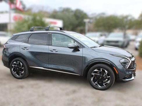 Certified 2024 Kia Sportage SX image 4