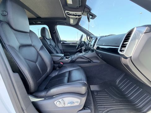 Used 2015 Porsche Cayenne S image 24