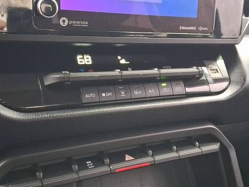 Used 2023 Toyota Tundra SR5 w/ SR5 Convenience Package AWD/4WD image 15