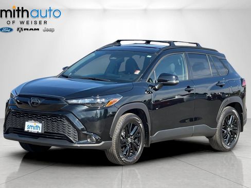 Used 2025 Toyota Corolla Cross AWD Hybrid w/ Moonroof Package image 9