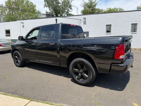 Used 2018 RAM 1500 Express w/ Black Ram 1500 Express Group AWD/4WD image 9