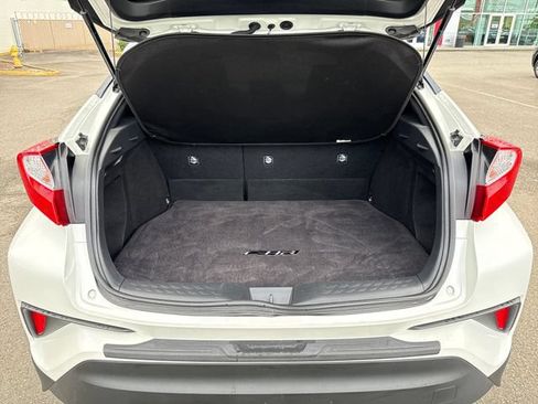 Used 2021 Toyota C-HR XLE FWD image 21