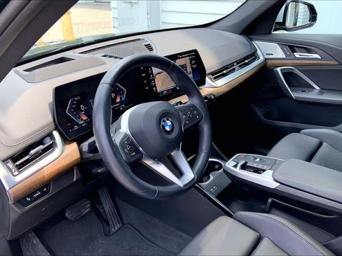Used 2023 BMW X1 xDrive28i w/ Premium Package AWD/4WD image 4