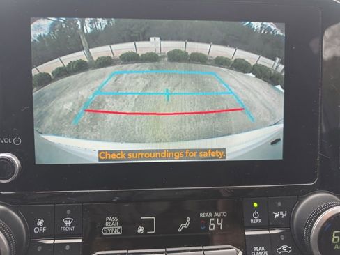 Used 2024 Toyota Highlander LE image 34