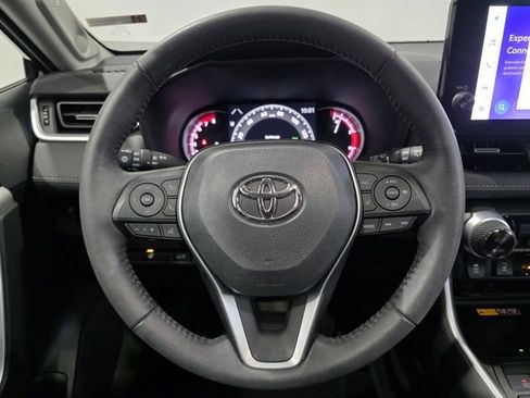 Used 2023 Toyota RAV4 XLE Premium image 17