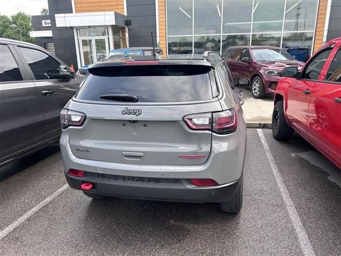 Used 2022 Jeep Compass Trailhawk w/ Trailhawk Elite Group AWD/4WD image 3