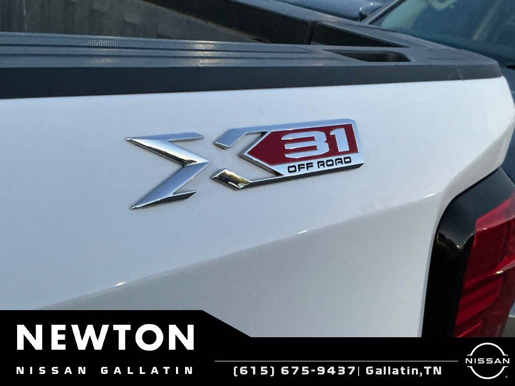 Used 2019 GMC Sierra 1500 SLT w/ SLT Premium Plus Package AWD/4WD image 3