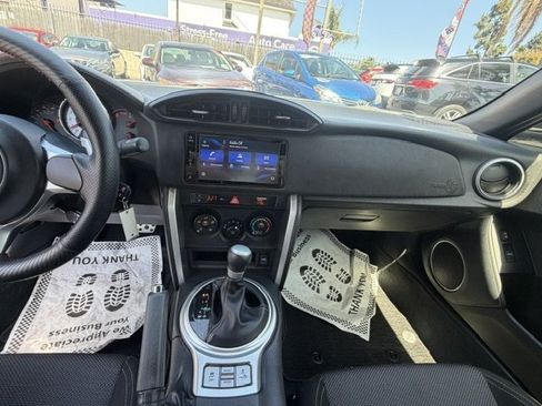 Used 2020 Toyota 86 RWD image 13
