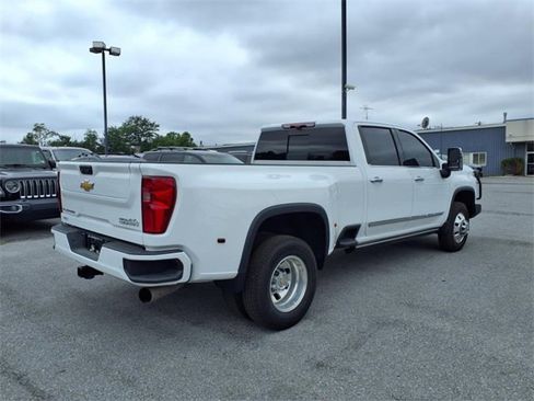 Used 2025 Chevrolet Silverado 3500 High Country w/ High Country Premium Package image 4