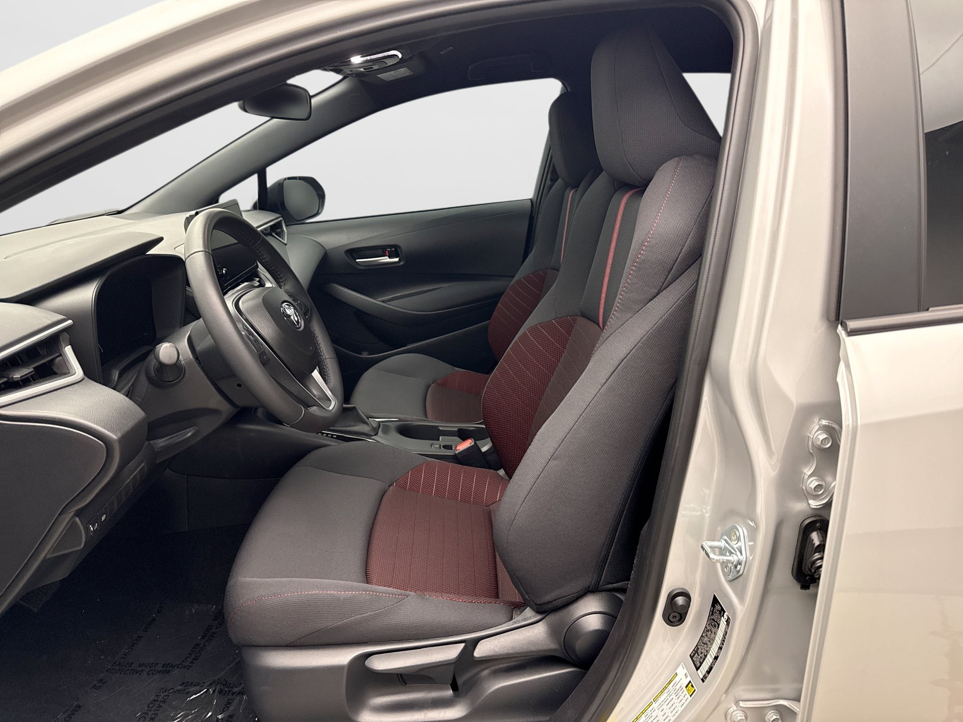 Used 2026 Toyota Corolla SE FWD image 11