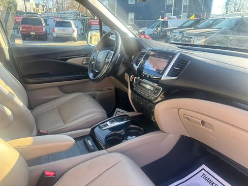 Used 2016 Honda Pilot Touring image 39