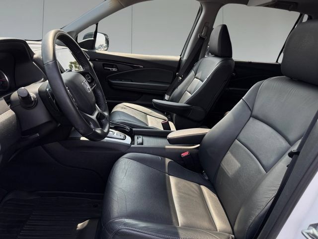 Used 2020 Honda Pilot Touring image 9