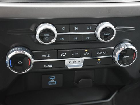 Used 2024 Ford F150 XLT AWD/4WD image 26