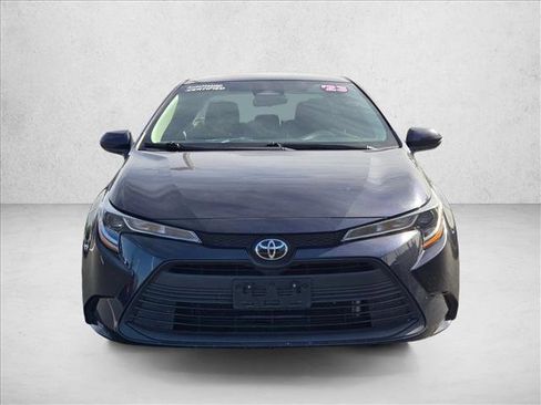 Used 2023 Toyota Corolla LE image 2