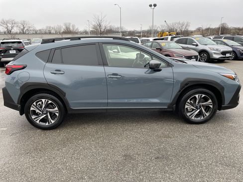 Used 2024 Subaru Crosstrek 2.0i Premium image 4