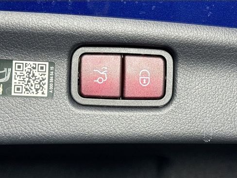Used 2024 Mercedes-Benz C 300 Sedan image 34