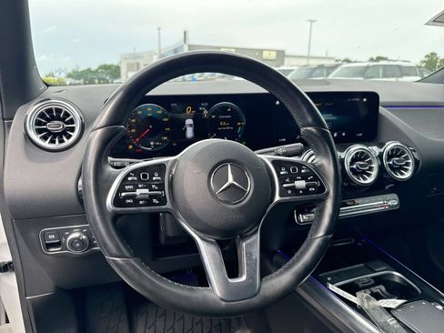 Used 2023 Mercedes-Benz GLA 250 4MATIC image 11