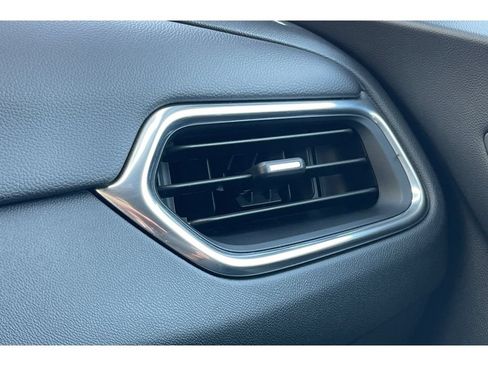 Used 2022 Chevrolet Equinox LT FWD image 29
