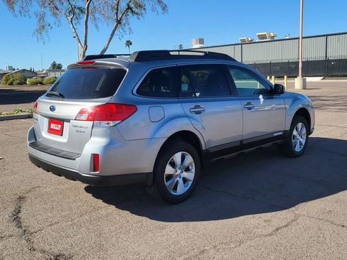 Used 2010 Subaru Outback 3.6R Limited image 9
