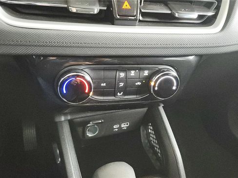 Used 2024 Chevrolet TrailBlazer LT image 24