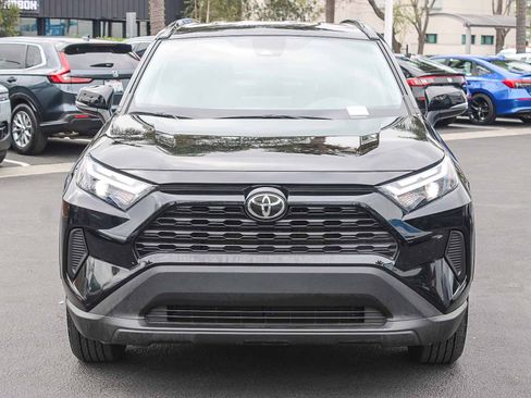 Used 2025 Toyota RAV4 XLE AWD/4WD image 2