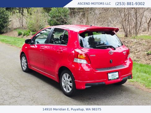 Used 2009 Toyota Yaris S FWD image 3