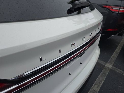 Used 2023 Lincoln Nautilus FWD image 5