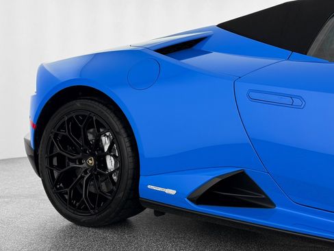 Used 2022 Lamborghini Huracan EVO image 38