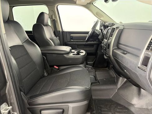 Used 2018 RAM 2500 Big Horn w/ Sport Appearance Group AWD/4WD image 30