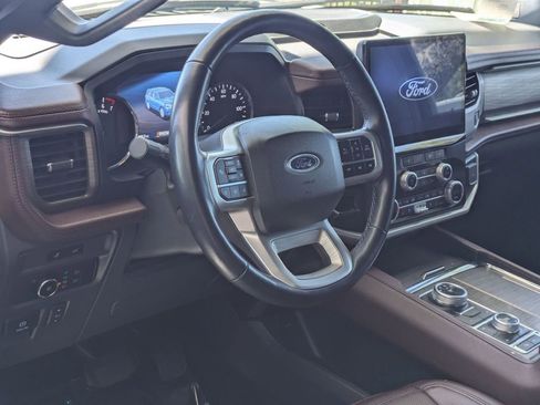 Used 2024 Ford Expedition Limited AWD/4WD image 14