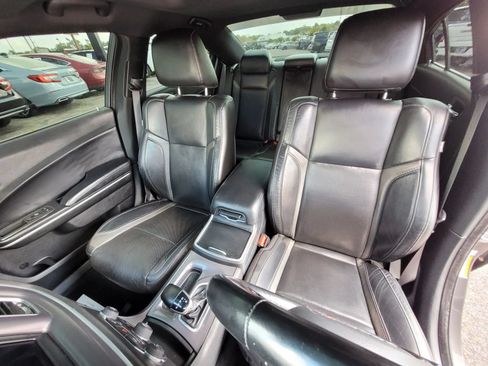 Used 2020 Dodge Charger SXT w/ Leather Interior Group RWD image 8