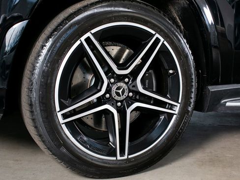 Used 2022 Mercedes-Benz GLS 450 4MATIC w/ AMG Line Exterior image 14