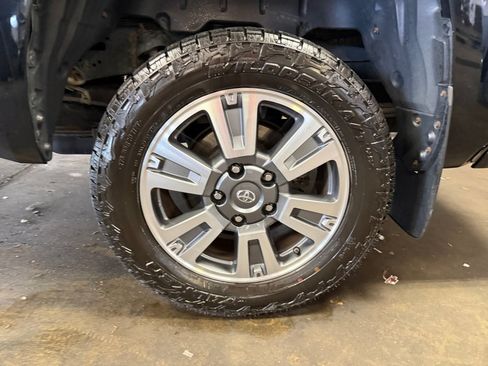 Used 2020 Toyota Tundra Platinum AWD/4WD image 26