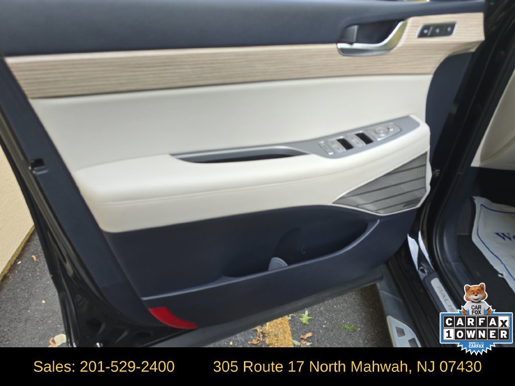 Certified 2022 Hyundai Palisade Limited w/ Cargo Package AWD/4WD image 11