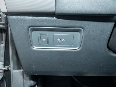 Used 2022 Land Rover Range Rover Sport HST image 25