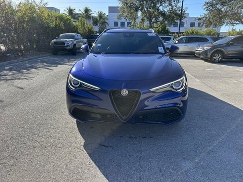 Used 2022 Alfa Romeo Stelvio Sprint image 3
