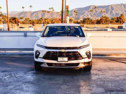 Used 2024 Chevrolet Blazer LT image 3