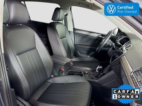 Used 2024 Volkswagen Tiguan SE image 30