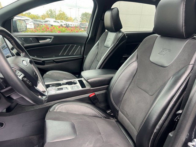 Used 2024 Ford Edge ST w/ Equipment Group 401A AWD/4WD image 25
