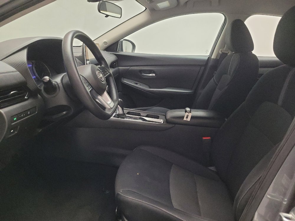 Used 2024 Nissan Sentra SV FWD image 17