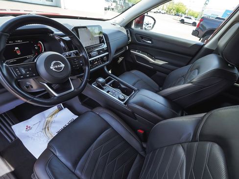 Used 2023 Nissan Pathfinder Platinum AWD/4WD image 15