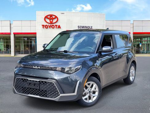 Used 2025 Kia Soul LX w/ LX Technology Package FWD image 1