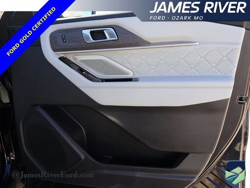 Certified 2025 Ford Explorer Platinum w/ LUX Leather Package image 8