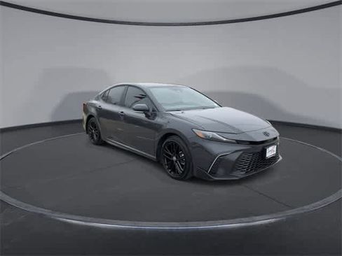 Used 2026 Toyota Camry SE w/ Convenience Package image 2