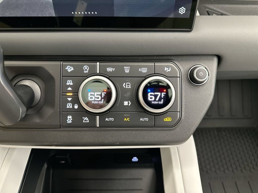 Used 2025 Land Rover Defender 110 S AWD/4WD image 12